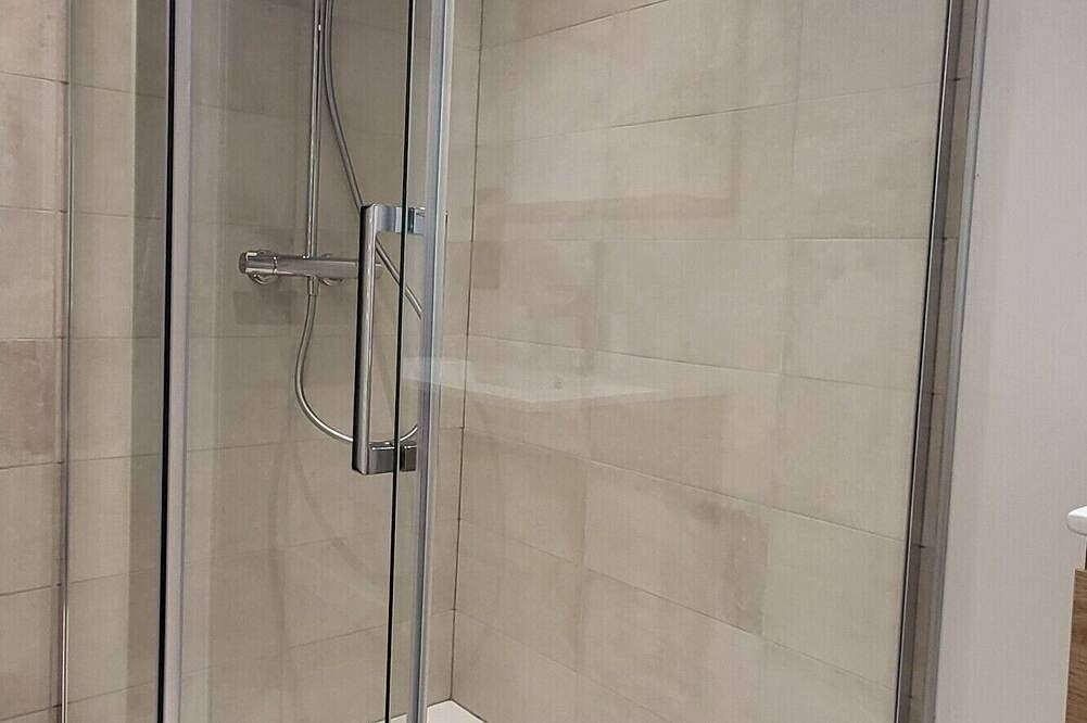 Ganze Wohnung, Apartment-Einfach-Ensuite-Bergblick in Mieussy, Region Bonneville