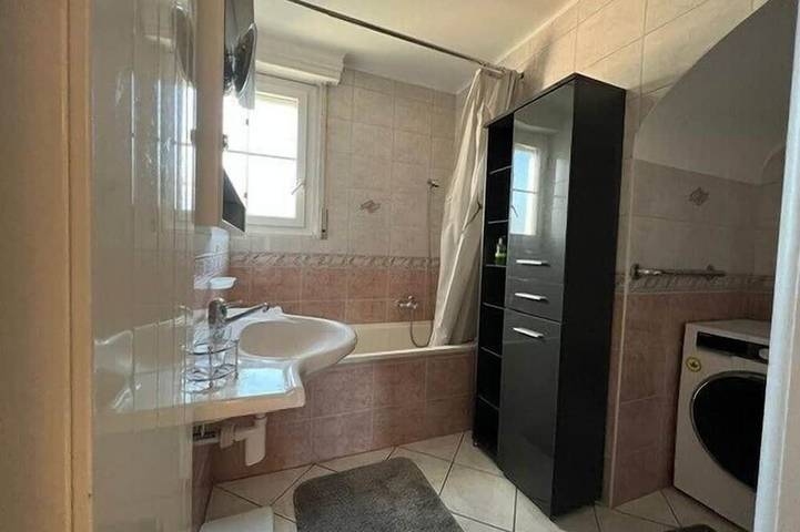 Ganze Wohnung, Tolle Ferienwohnung mit Aussicht, in der Nähe von Montreux in La Tour-de-Peilz, Genfer See