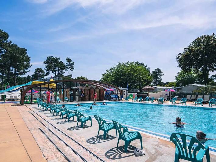 Camping pour 8 personnes, avec piscine et terrasse à La Tremblade - 4
