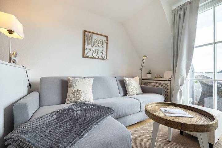Ganze Wohnung, Ferienwohnung im Og, Dg, ca. 50m² Nutzfläche, 1 Parkplatz, Nichtraucher in Wenningstedt, Sylt
