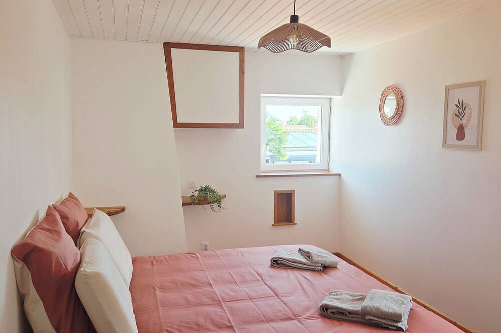 Maison La Ville en Bois jusqu’à 6 personnes à côté de la Loire à vélo. in Corsept, Vallée de la Loire