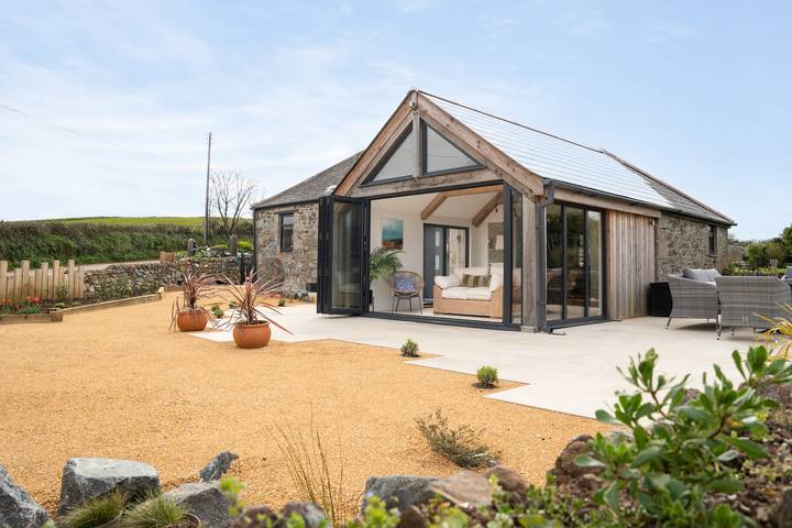 Holiday rental for 4 people, with garden, with pets in The Lizard Peninsula