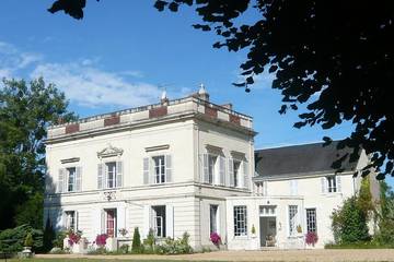 Location de vacances pour 22 personnes, avec jardin à Neuillé