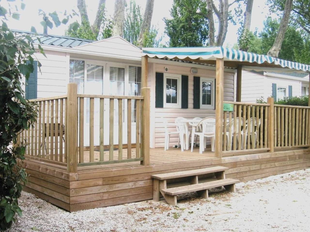 Mobilheim 32m² mit Terrasse, 3 Schlafzimmer in Cavaillon, 8 Pers. in Cavaillon, Regionaler Naturpark Luberon