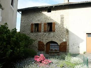 Gîte pour 6 personnes, avec jardin à Saint-Pardoux