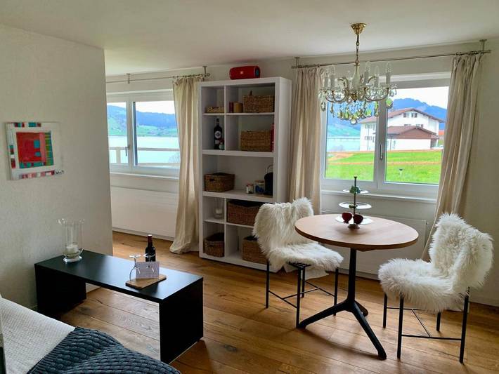 Gîte pour 2 personnes, avec Terrasse et Jardin ainsi que Vue et Vue sur le lac à Einsiedeln