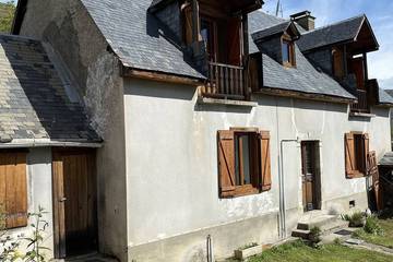Gîte pour 10 personnes, avec jardin et balcon à Gouaux-de-Larboust