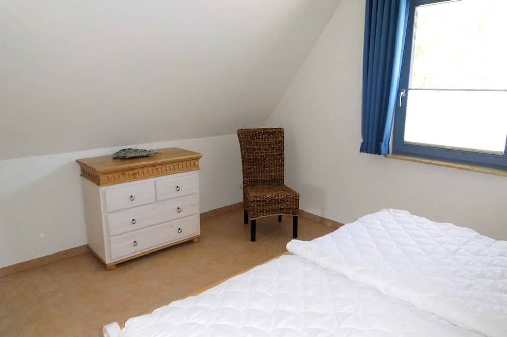 Idyllisches Fh mit viel Romantik, Sauna, Kamin, Garten & Strandkorb in Ostseebad Glowe, Glowe