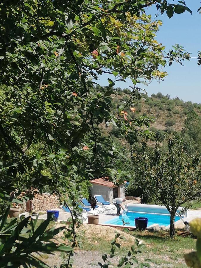 Location de vacances pour 6 personnes, avec jardin ainsi que vue et piscine à Courry - 3