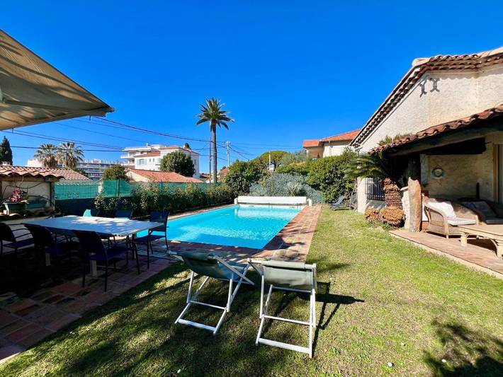 Villa pour 8 personnes, avec Terrasse et Jardin ainsi que Piscine et Vue dans Cap d’Antibes - 2