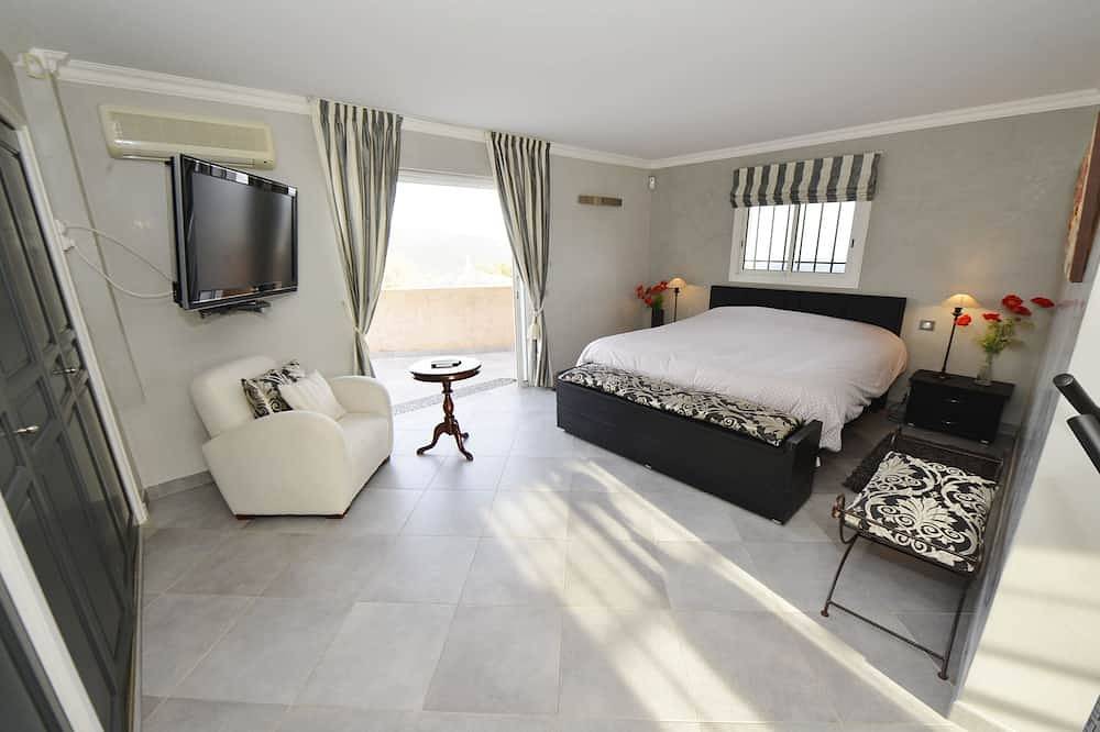 Alquiler villa con vistas al mar, cerca de Cannes, tenis, piscina, sauna, hammam in Les Adrets-de-l'Estérel, Massif de l'Esterel