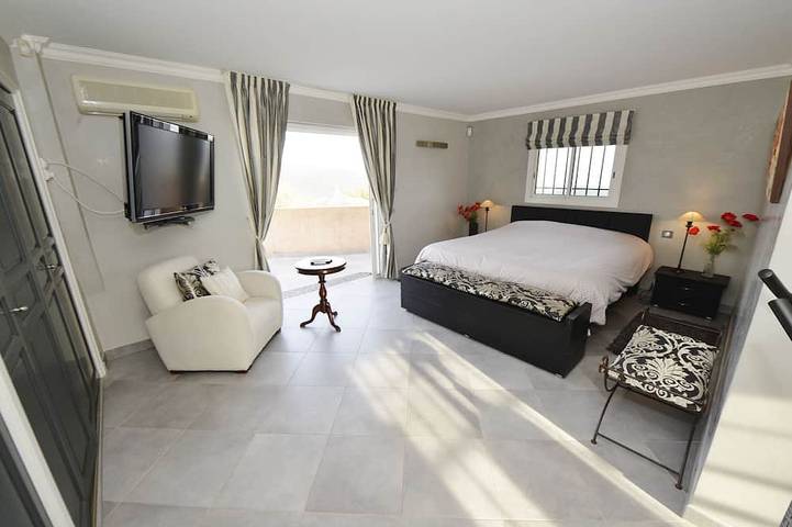 Alquiler villa con vistas al mar, cerca de Cannes, tenis, piscina, sauna, hammam in Les Adrets-de-l'Estérel, Costa mediterránea (Francia)