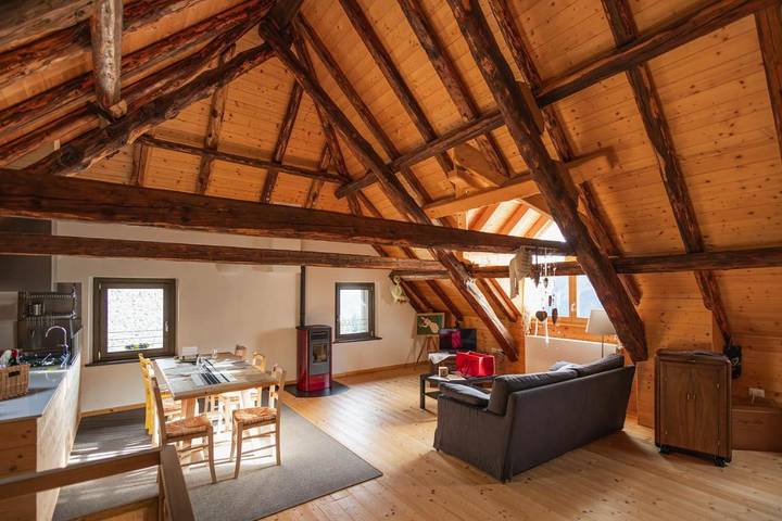 Appart’hôtel pour 5 personnes, avec Terrasse ainsi que Jardin et Vue à Ravascletto