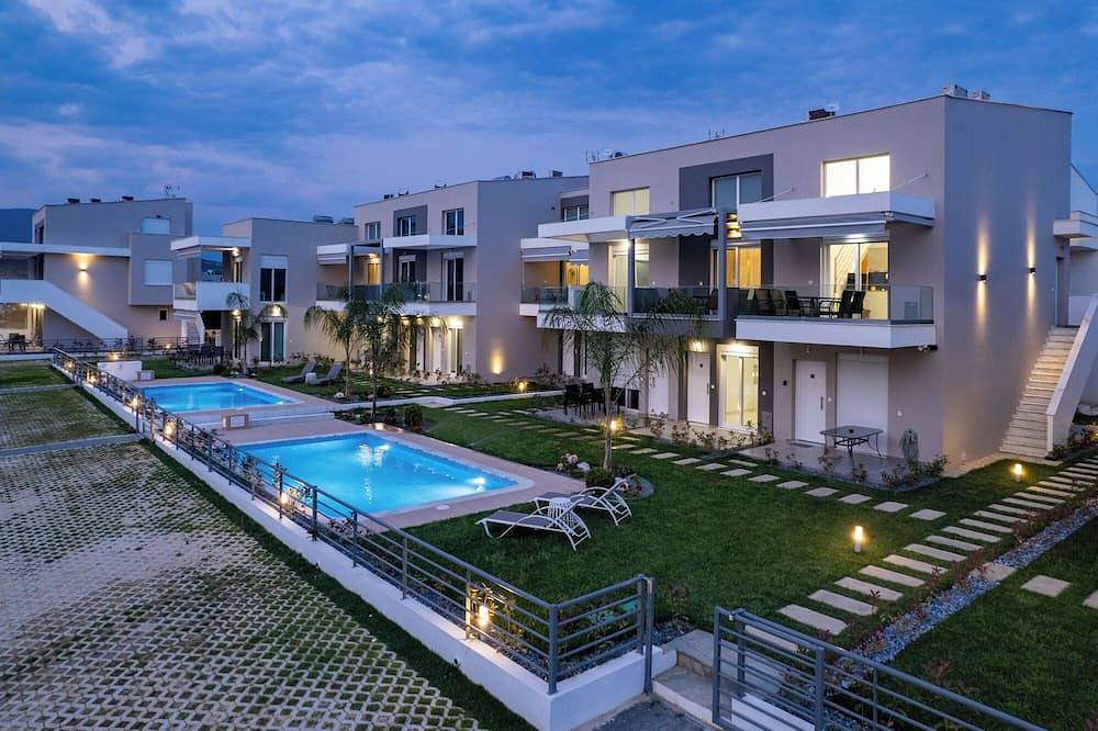 Danai & Palm Residential Complex-Two-Bedroom Loft with Pool Access in Eleftheroupoli, Kavala Region