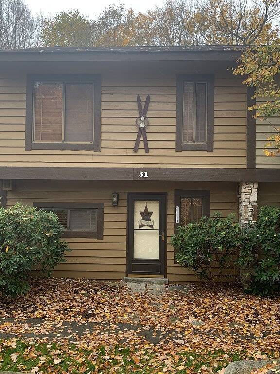 Get cozy for the winter in this 3 floor, 4 bedroom rustic ski home in Seven Springs, Pennsylvania