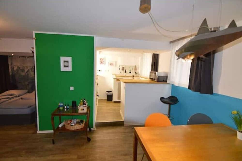 Apartamento entero, Gemütlich Zentrale Souterraint Wohnung 65qm in Núremberg, Franconia