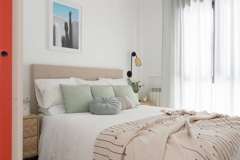 Entire apartment, Los apartamentos de Elena, centro histórico Ii by El Rincon in Logroño, La Rioja Province