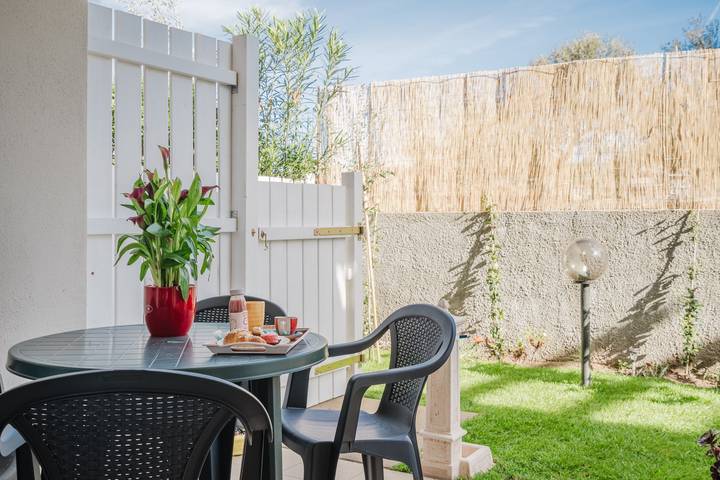Ganze Wohnung, Casa Lidia mit Gemeinschaftspool, privatem Parkplatz und Garten; Residence Bouganville, Viddalba in Viddalba, Sassari Provinz