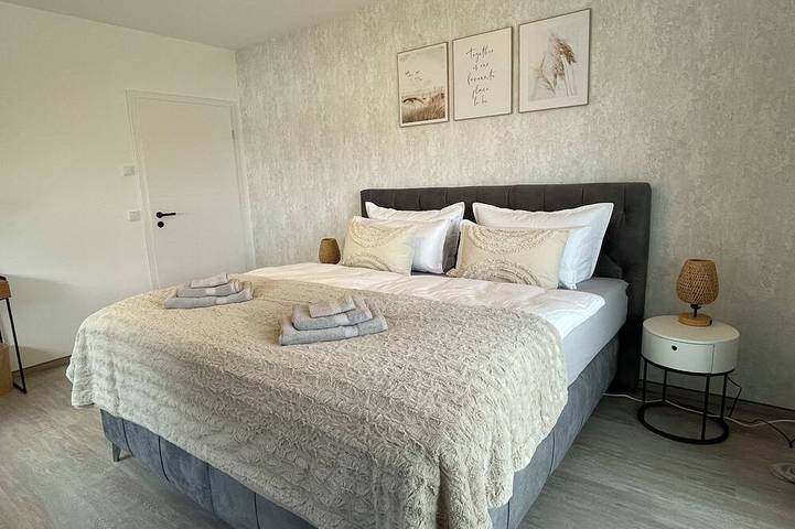 Neues, modernes Ferienhaus Zugzuflucht 3 Schlafzimmer mit Terrasse und Garten in Freiberg, Chemnitz und Umgebung