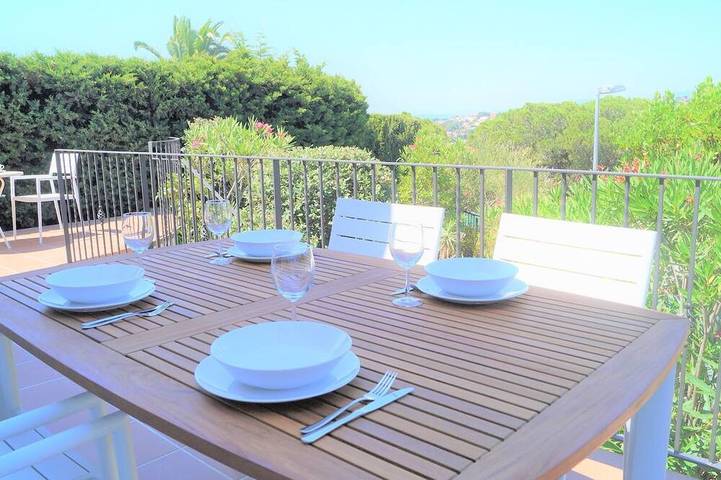 Chalet para 5 personas, con jardín y piscina - 1