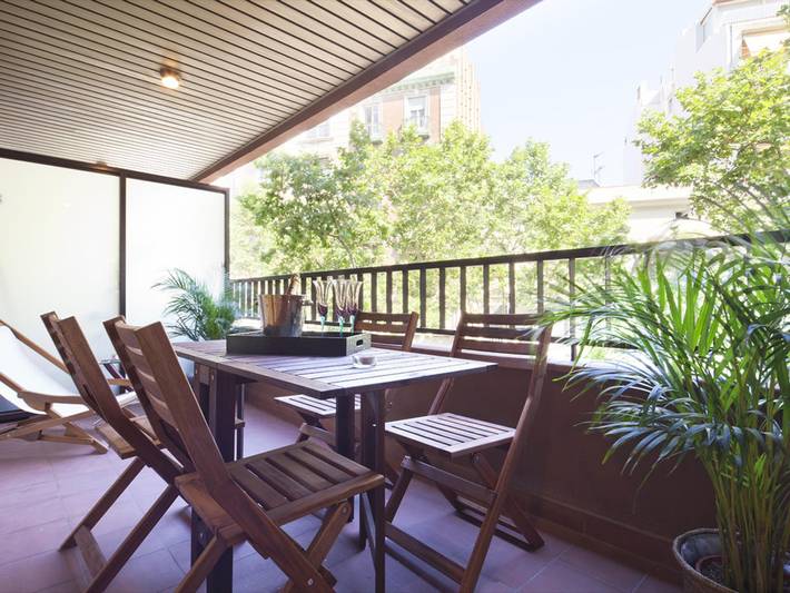 Holiday apartment for 8 people, with balcony, child-friendly in Barcelona