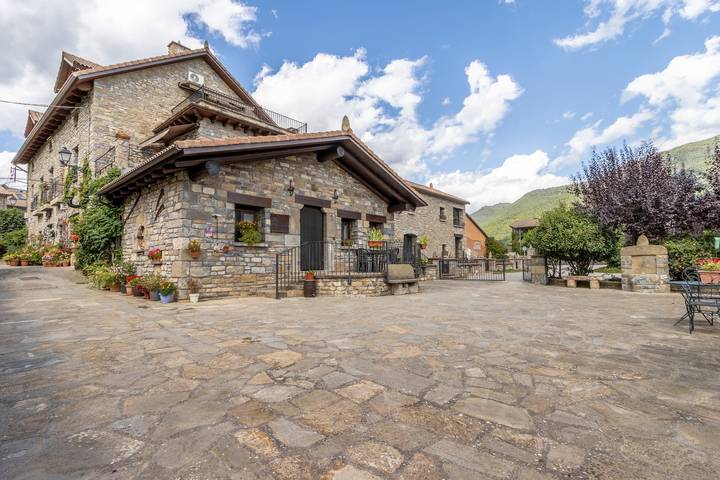 Casa rural para 4 personas, con Jardín