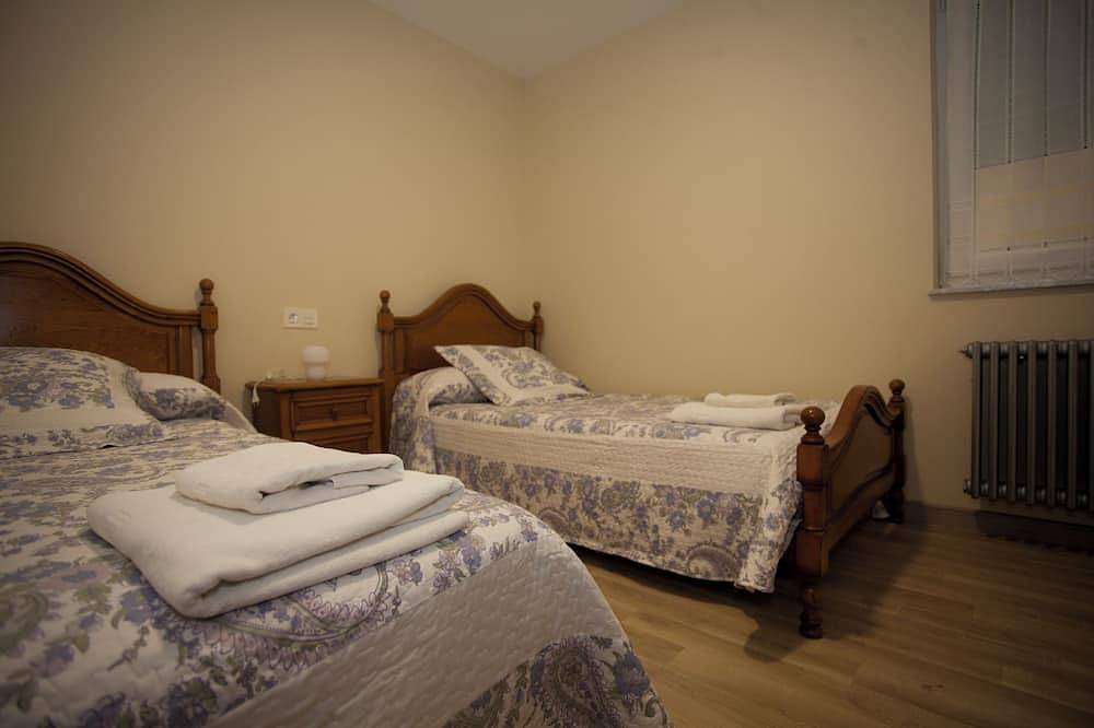 Entire apartment, Apartamento El Fondón in Cangas de Onís, Asturias Province