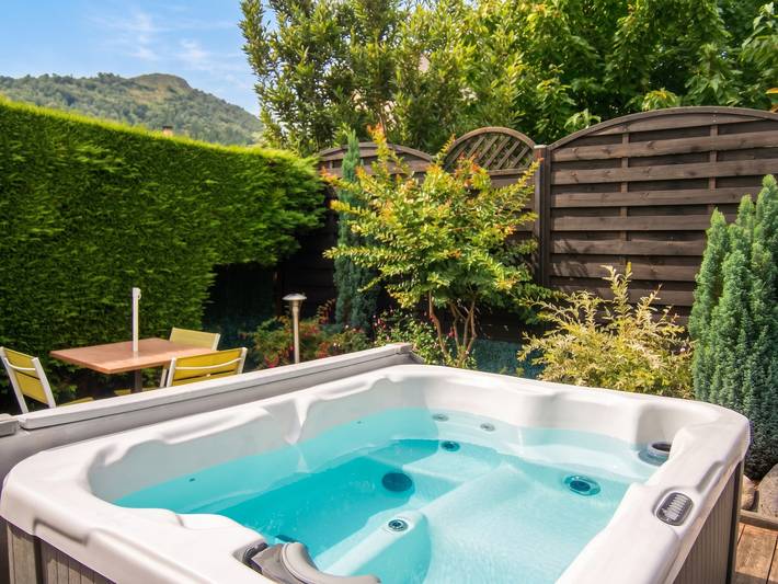 Apartamento de vacaciones para 3 personas, con jardín además de terraza y jacuzzi - 1