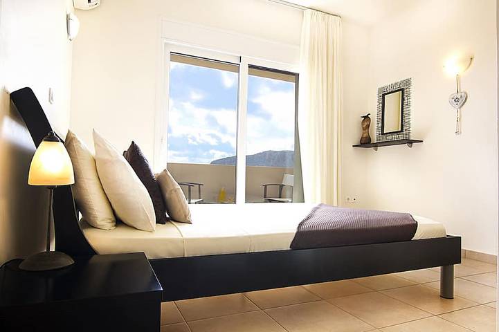 Moderne Luxus-Villa mit privatem Pool und herrlichem Meerblick in Rhodos