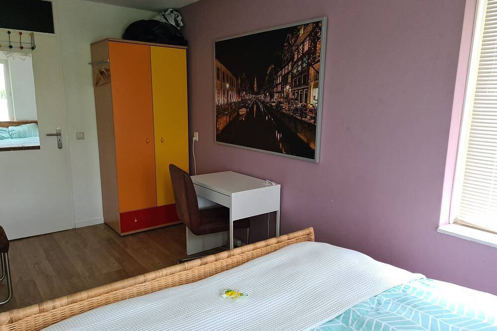 Clean bed & breakfast with roofterrace in Amsterdam! in Amsterdam Nieuw-West, Nordholland
