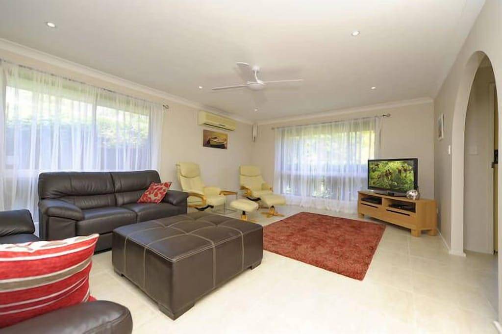 Holiday Home for 9 People in Shoal Bay, Hunter Valley