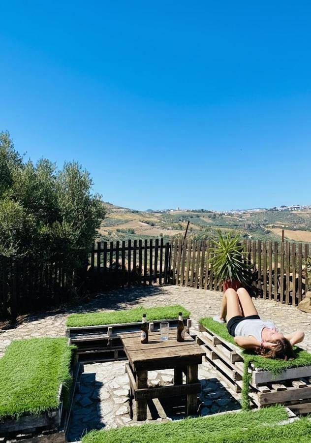 Location de vacances pour 18 personnes, avec jardin et piscine ainsi que vue et balcon à Pruna - 3