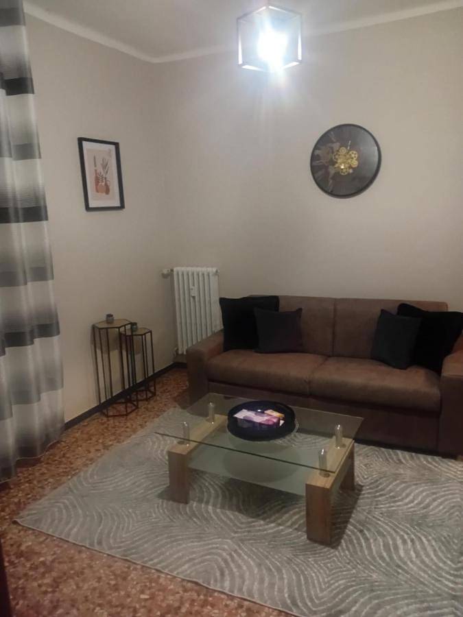 Appartamento per 4 persone, con Balcone e Terrazza nonché Panorama a Voghera