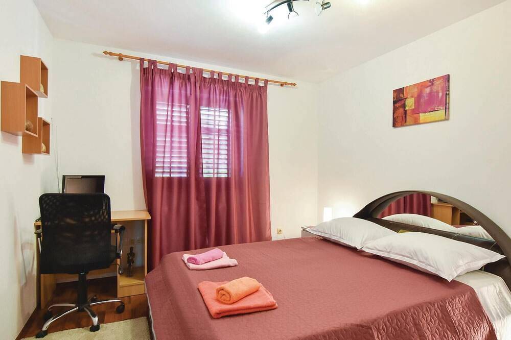 Geheel appartement, Geweldig appartement in Jesenice met. in Jesenice, Split-Dalmatië