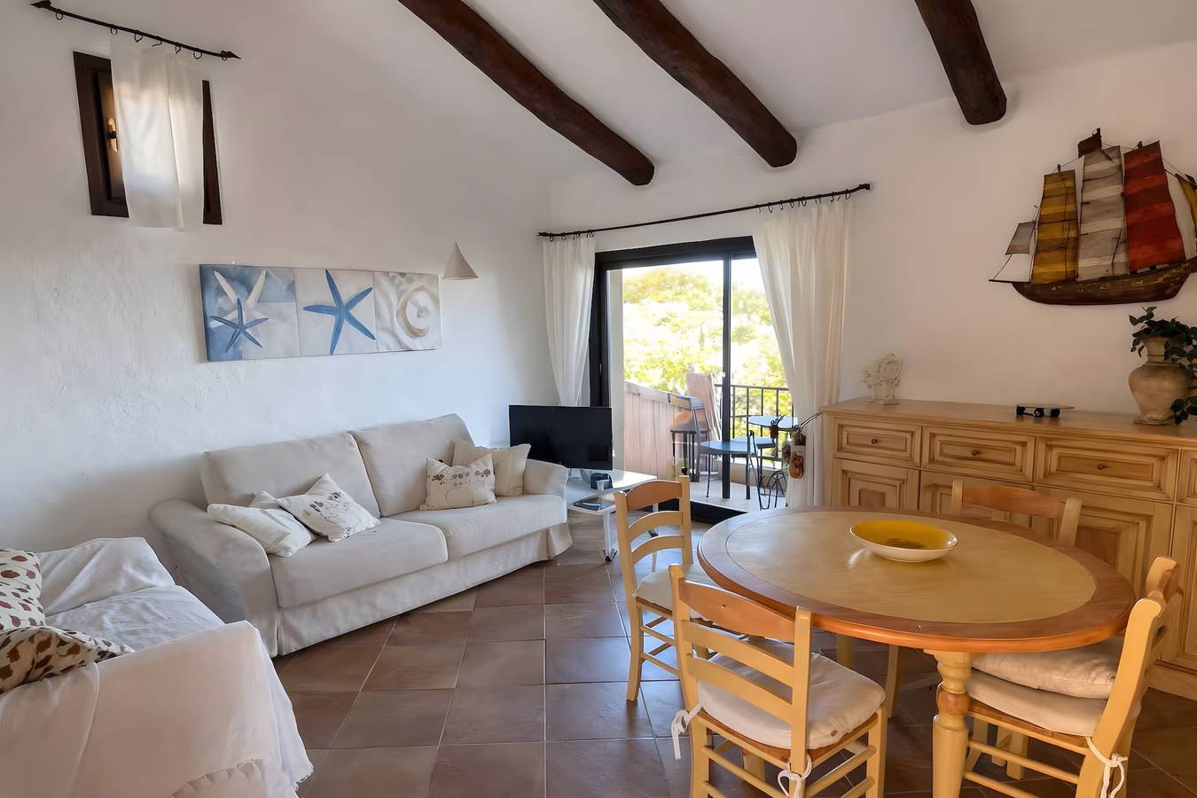 Appartement entier, Appartement 'Casa Ilaria' avec piscine partagée, terrasse privée et Wi-Fi in Liscia di Vacca, Arzachena