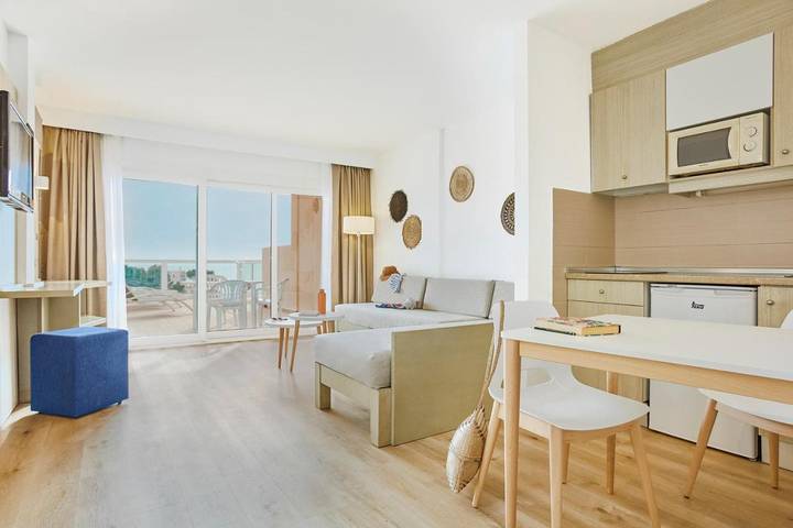 Location de vacances pour 6 personnes, avec piscine et jardin à Sant Elm - 2