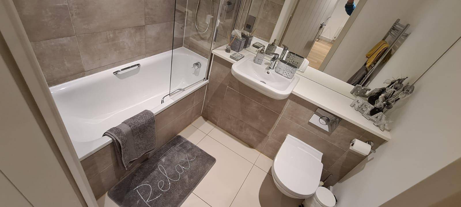 Ganze Ferienwohnung, Apartment Sleeps 2 with Parking and Balcony in Gloucester (UK), Gloucestershire