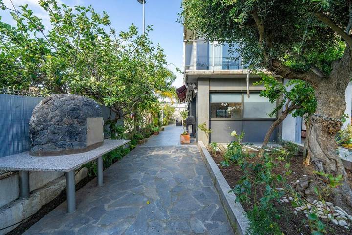 Apartamento de vacaciones para 6 personas, con jardín además de piscina y vistas - 1