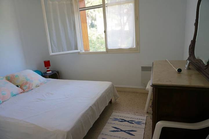 Gîte pour 5 personnes, avec jacuzzi et terrasse dans Office De Tourisme De Saint Cyr Sur Mer - 2