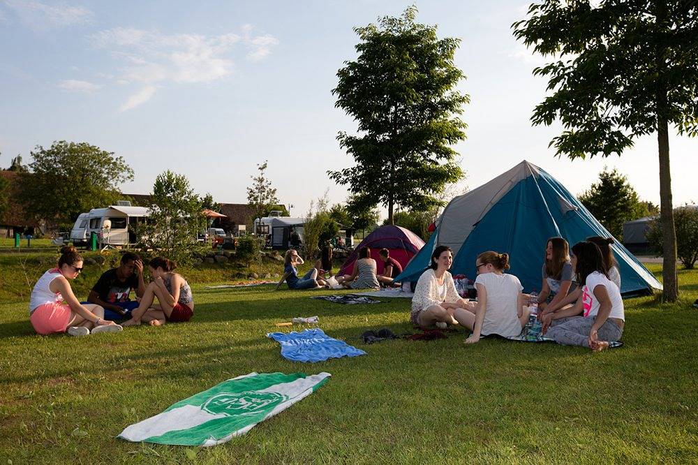 Appartement de vacances entier, Camping Seehorn - Zeltwiesenplatz unparzelliert inkl. Strom in Egnach, Obersee (Bodensee)