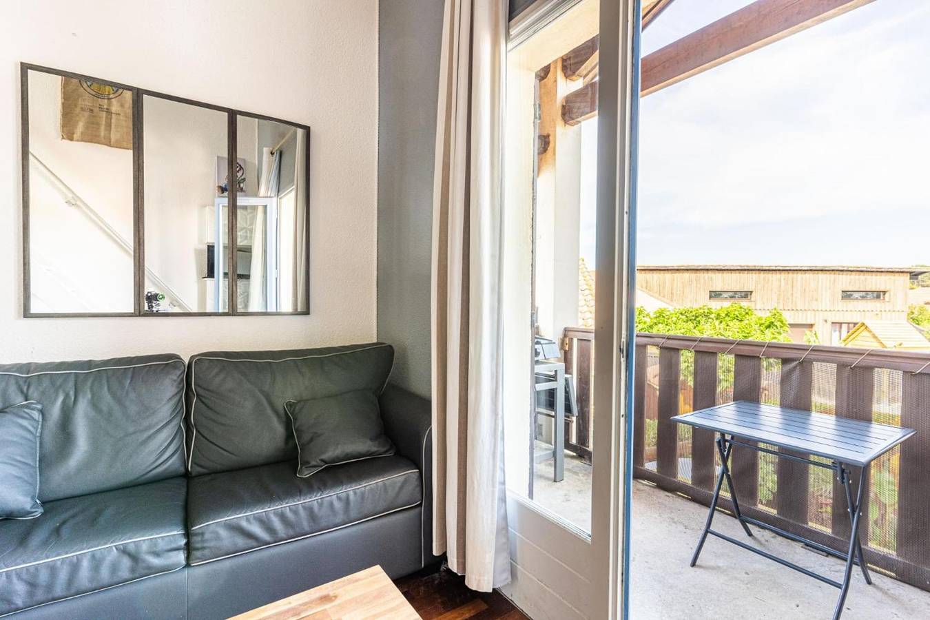 Gehele studio, Studio-appartement 'Charmant Mezzanine' met Privéterras en Balkon in Biscarrosse Plage, Biscarrosse