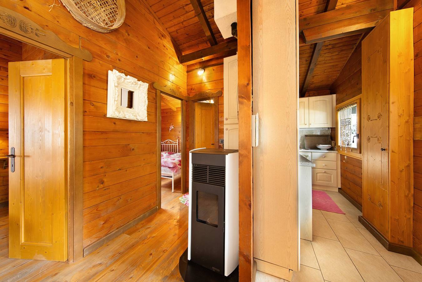 Chalet 'Orserose La Bilancia' con vista sulle montagne, terrazza condivisa e Wi-Fi in Forno di Zoldo, Schiara