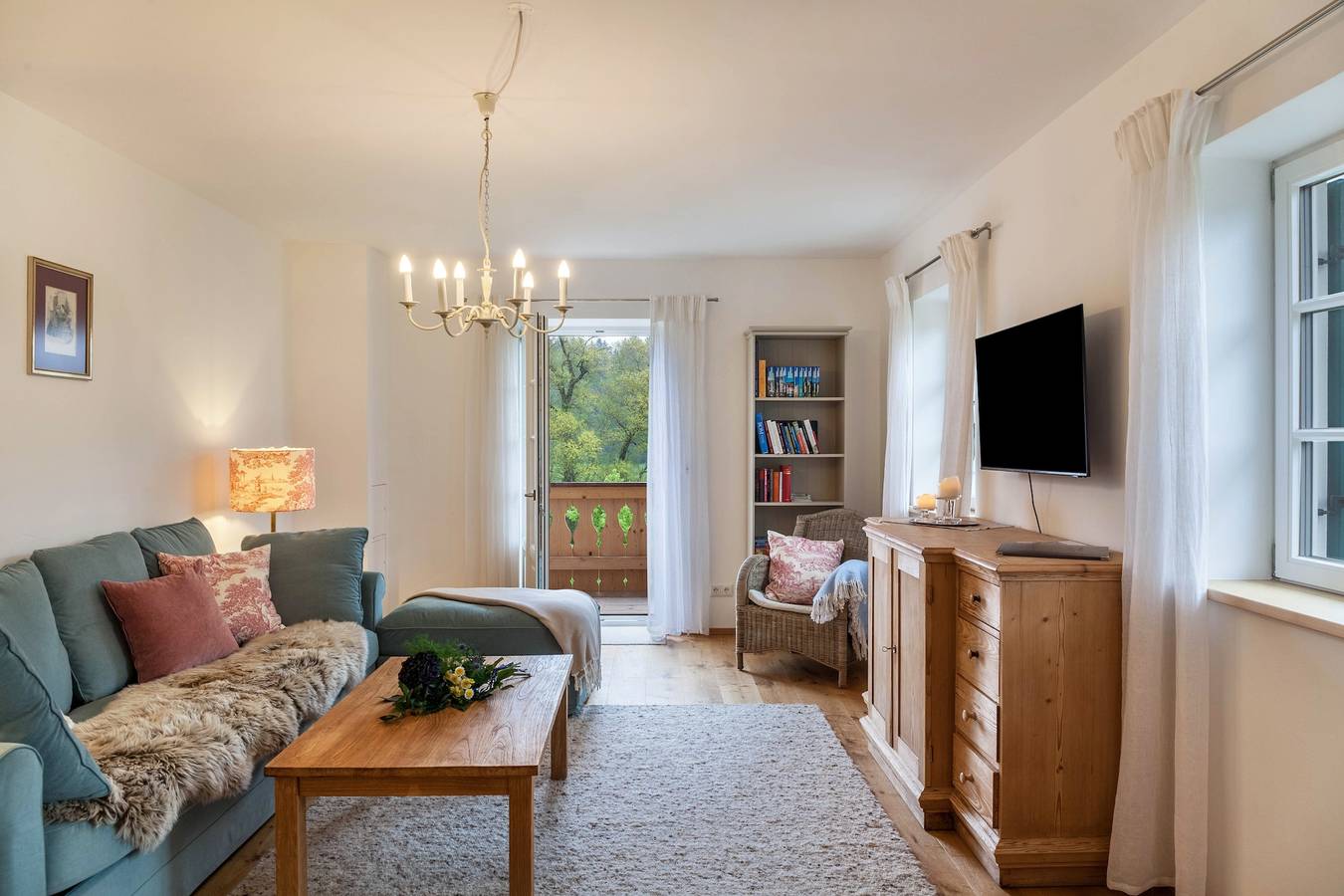 Ganze Wohnung, Apartment „Lina“ mit Gemeinschaftsgarten, Balkon und Wlan in Rottenbuch, Romantische Straße