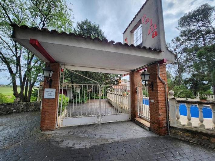 Casa rural para 23 personas, con Balcón y Terraza además de Jardín y Piscina en Camarma de Esteruelas - 3