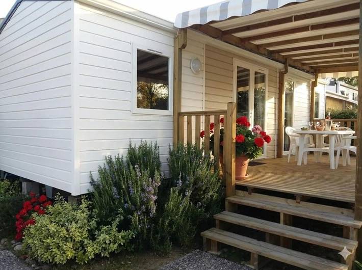 Camping pour 4 personnes, avec jardin ainsi que piscine et vue à La Tremblade - 2
