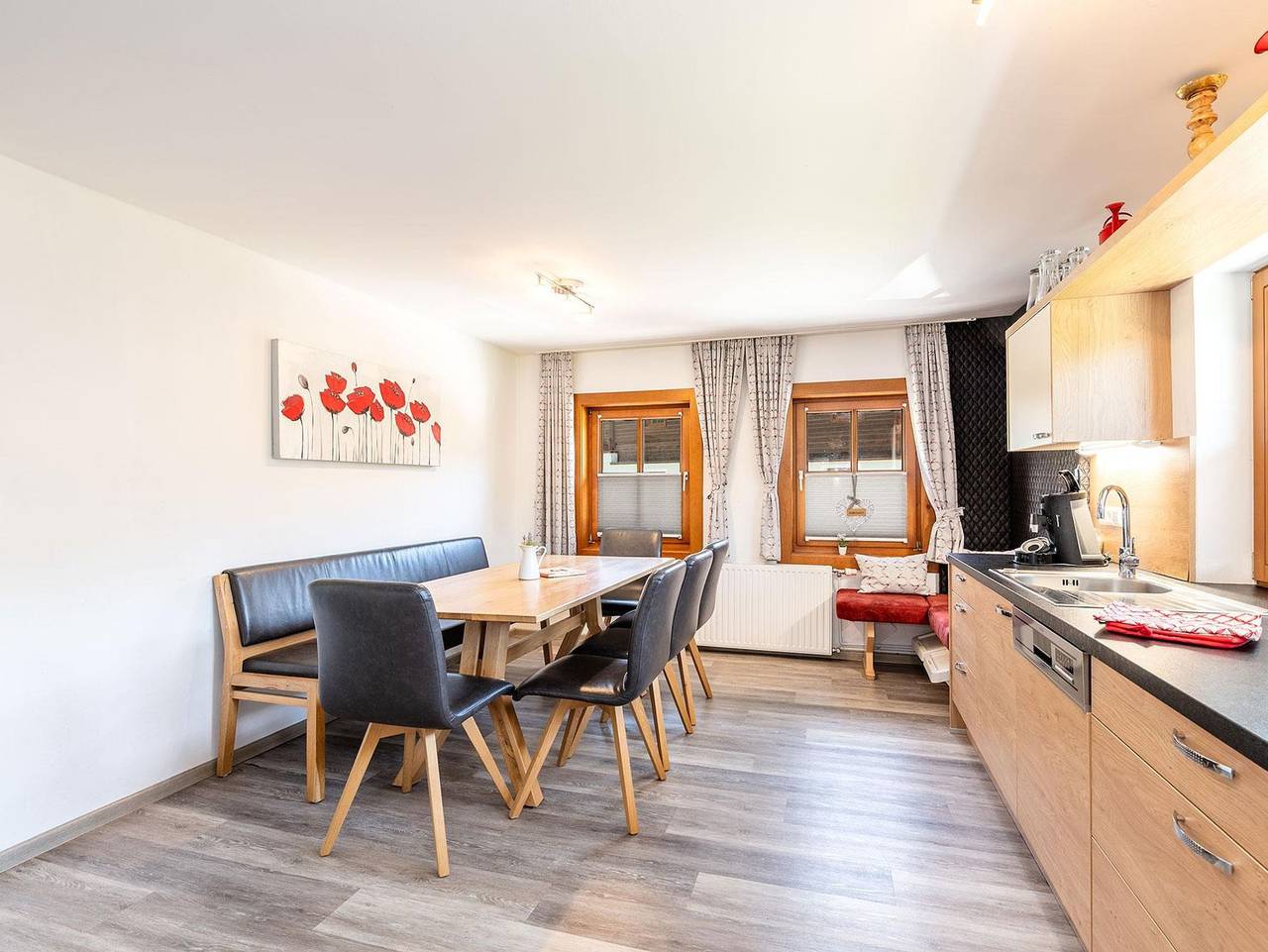 Chalet am See by mynests - Ferienhaus, 3 Schlafräume, 2 Bäder in Dachsteingebirge, Aich