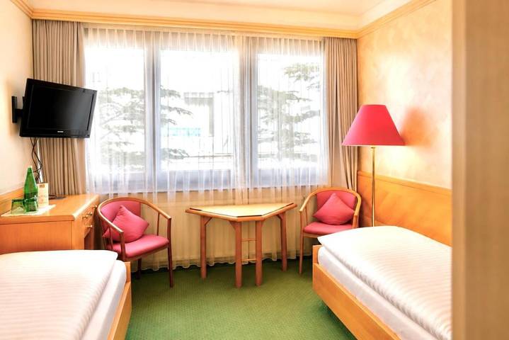 Hotel für 2 Personen, mit Terrasse und Garten sowie Sauna in Landeck - 2