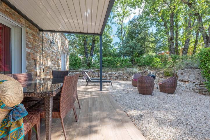 Location de vacances pour 6 personnes, avec terrasse et jardin à Montauroux - 4