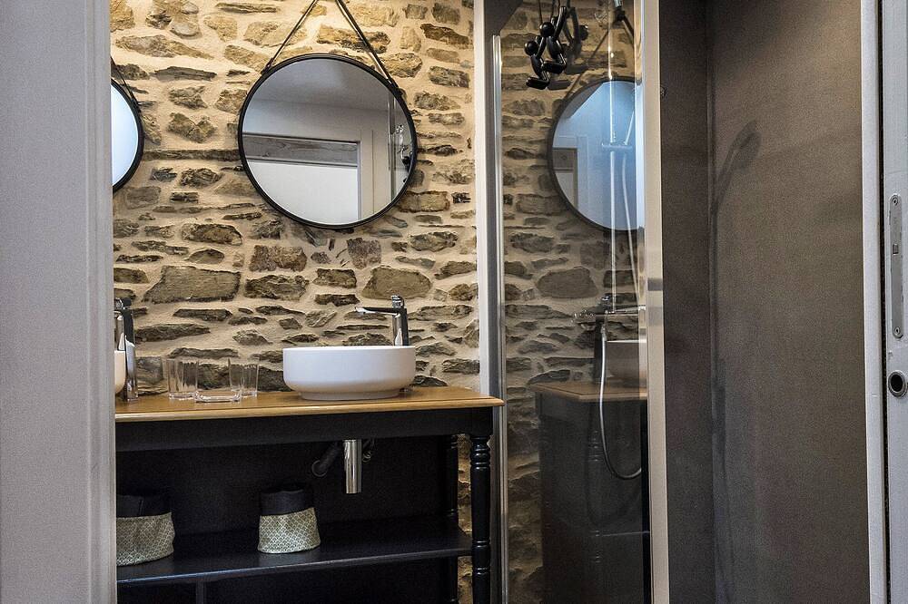 Au fil de l'eau \"Chambre d'hôtes\" situé au Vast dans une campagne verdoyante in Le Vast, Région de Cherbourg