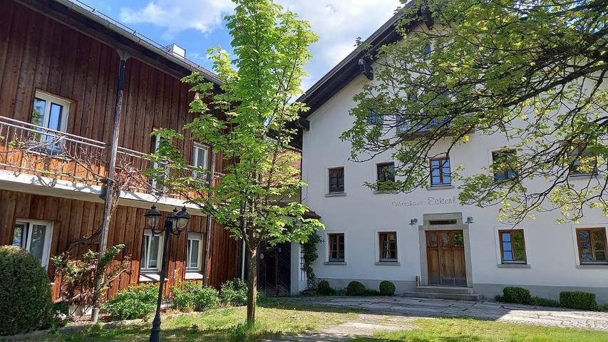 Ferienhaus für 4 Personen, mit Balkon und Balkon/Terrasse sowie Terrasse und Garten im Bayerischer Wald